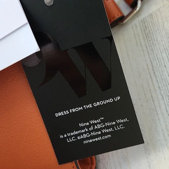 NWT NINE WEST DIANTHA CARRYALL SHOULDER BAG WITH WRISTLET - Picture 5 of 16